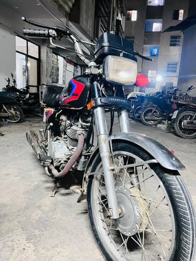 Crown 125