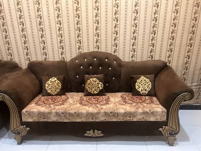 Luxury 6-Seater Drawing Room Sofa Set for Sale – Premium Condition