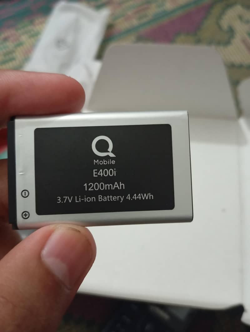 QMobile E400i 4