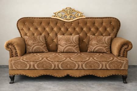 5seater king size Victorian style sofa for sale
