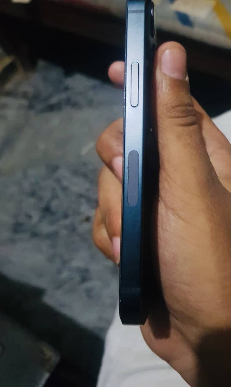 Apple iPhone 13 mini 0