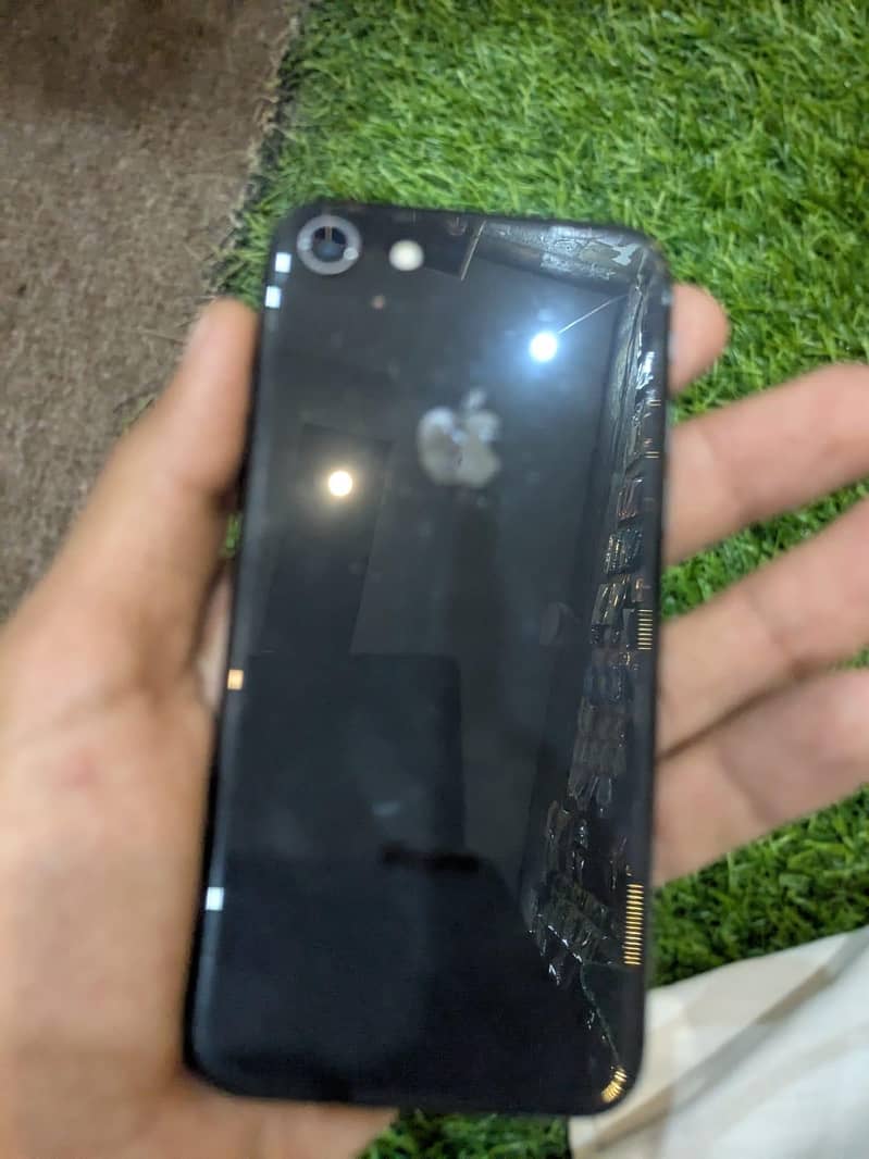 Apple iPhone 8 0