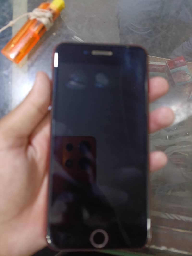 Apple iPhone 8 Plus 0