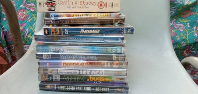 White DvD 9 CDs. Original Master Print. With Plastic Cover Pack