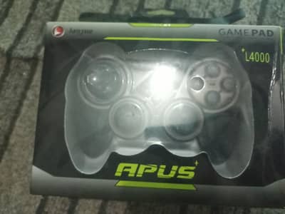 L4000 gamepad Apus
