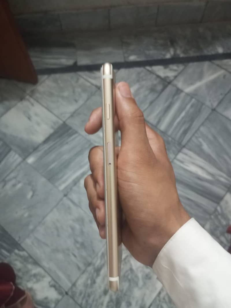 Apple iPhone 7 Plus 2