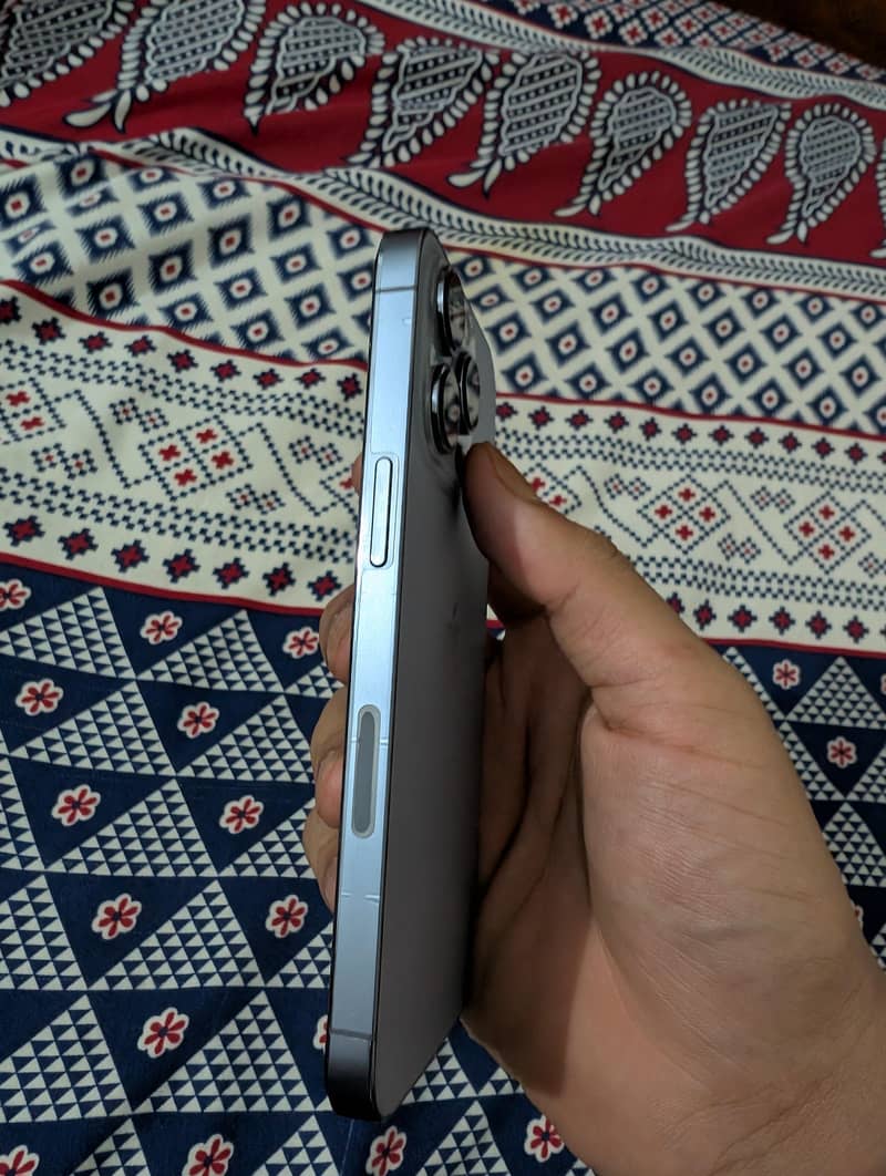 Apple iPhone 13 Pro 2