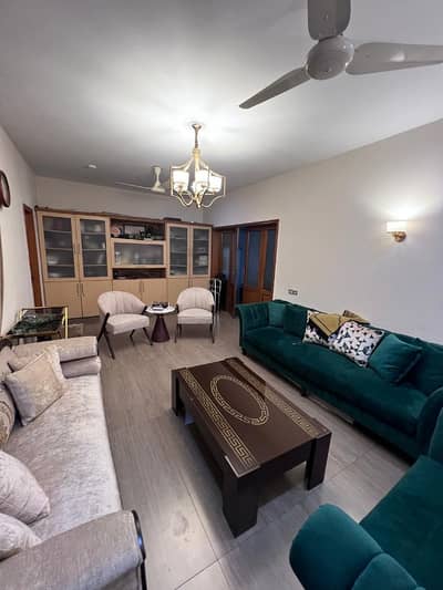 10 Marla House For Sale In Model Town