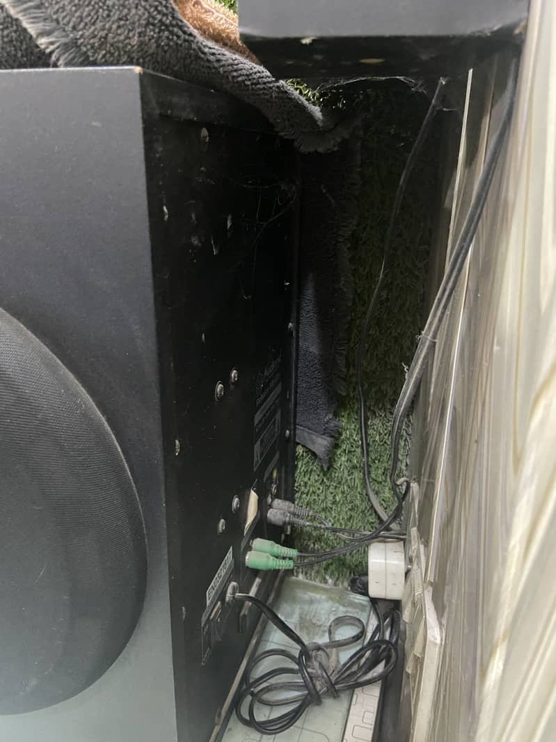 Speakers 4