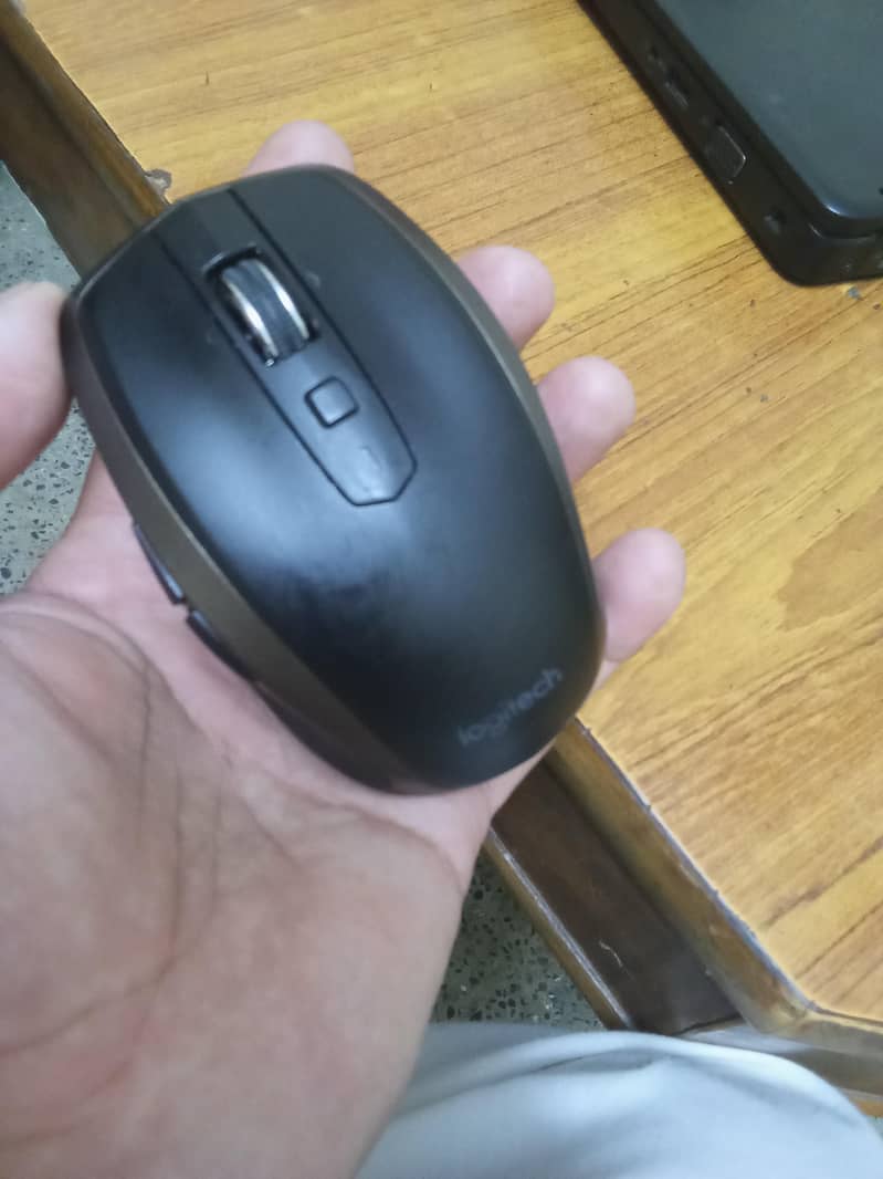 Logitech MX Anywhere 2S Multi device Bluetooth wireless Mouse 0