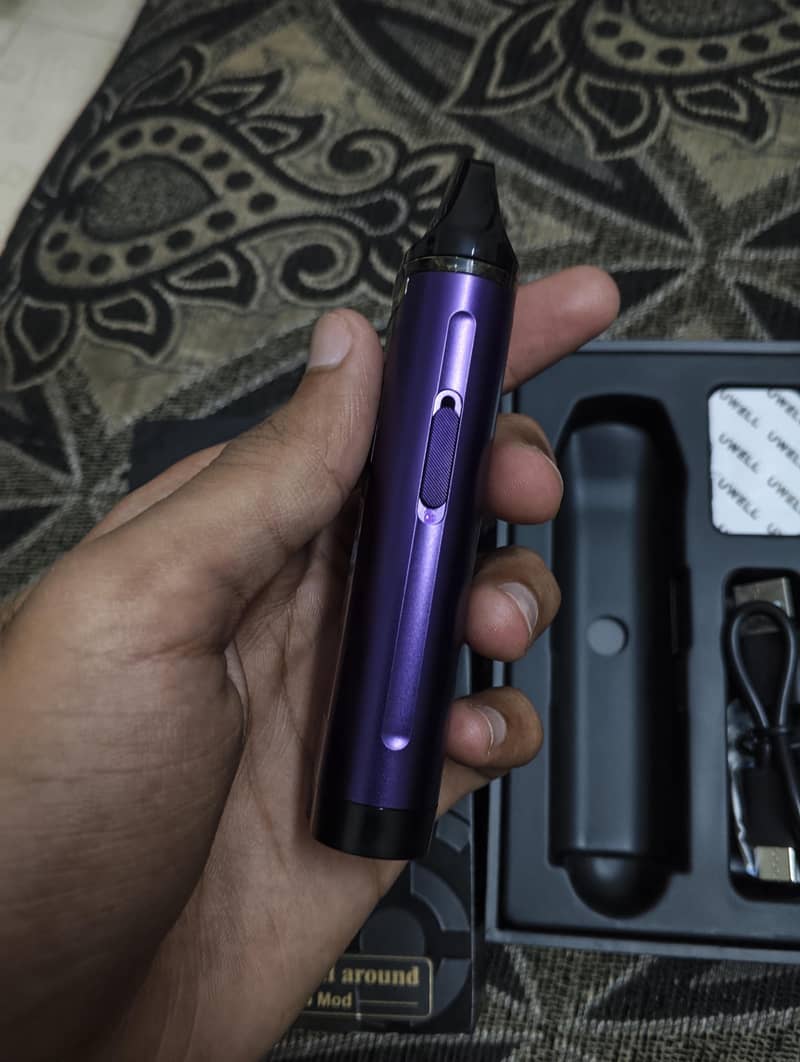 Crown D 4