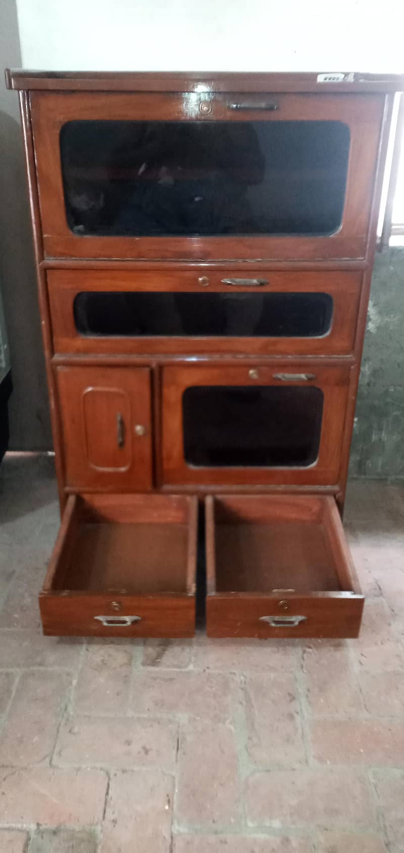 Computer & LCD trolley Showcase 2
