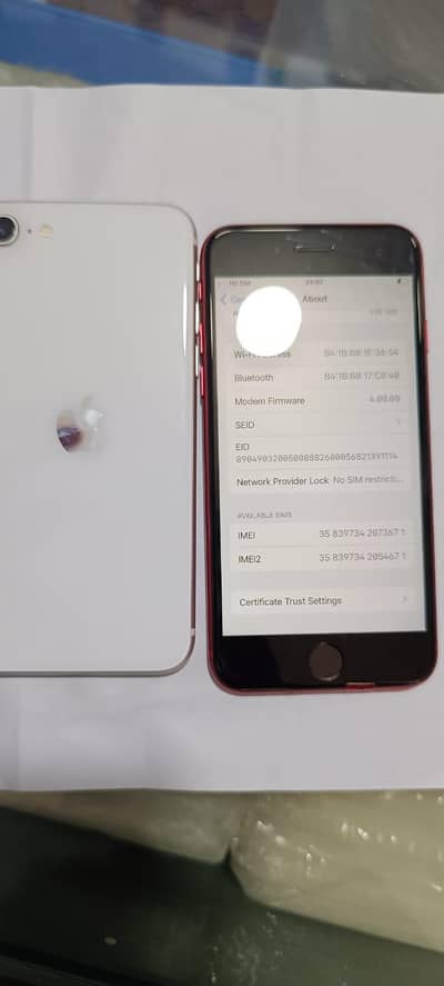 Apple iPhone SE 2020 with full sim tim