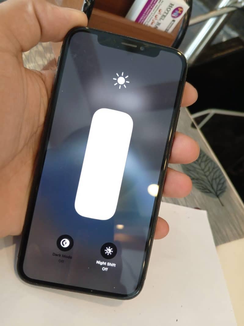 Apple iPhone X 4