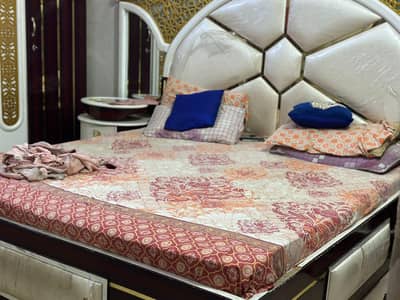 4 Piece Bedroom set like Brand New