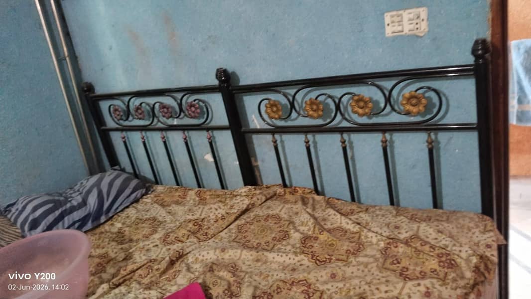 2singls beds 1