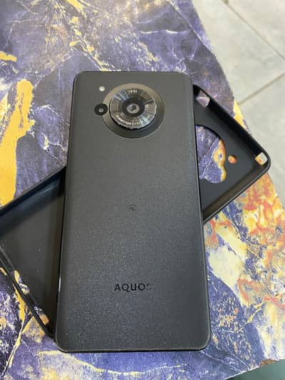 Sharp Aquos r7