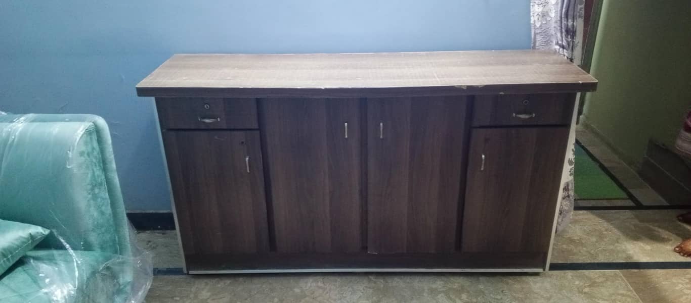 Side board 0