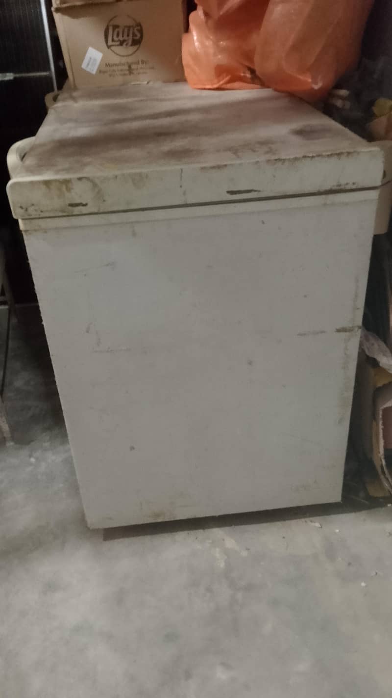 waves deep freezer 1