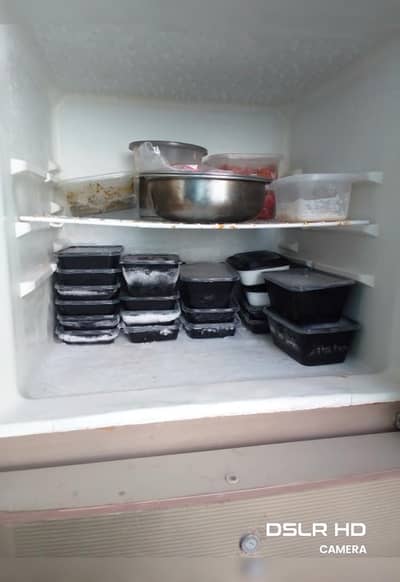 Haier full size Refrigerator+ free choki