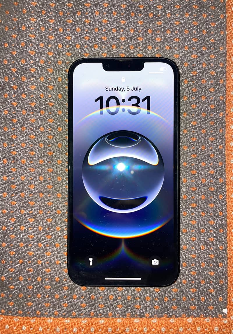Apple iPhone 16e 1
