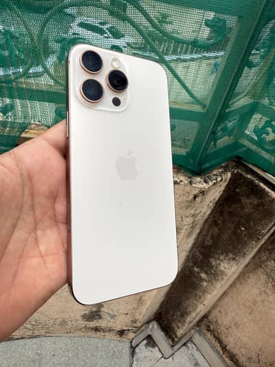 Apple iPhone 16 Pro Max