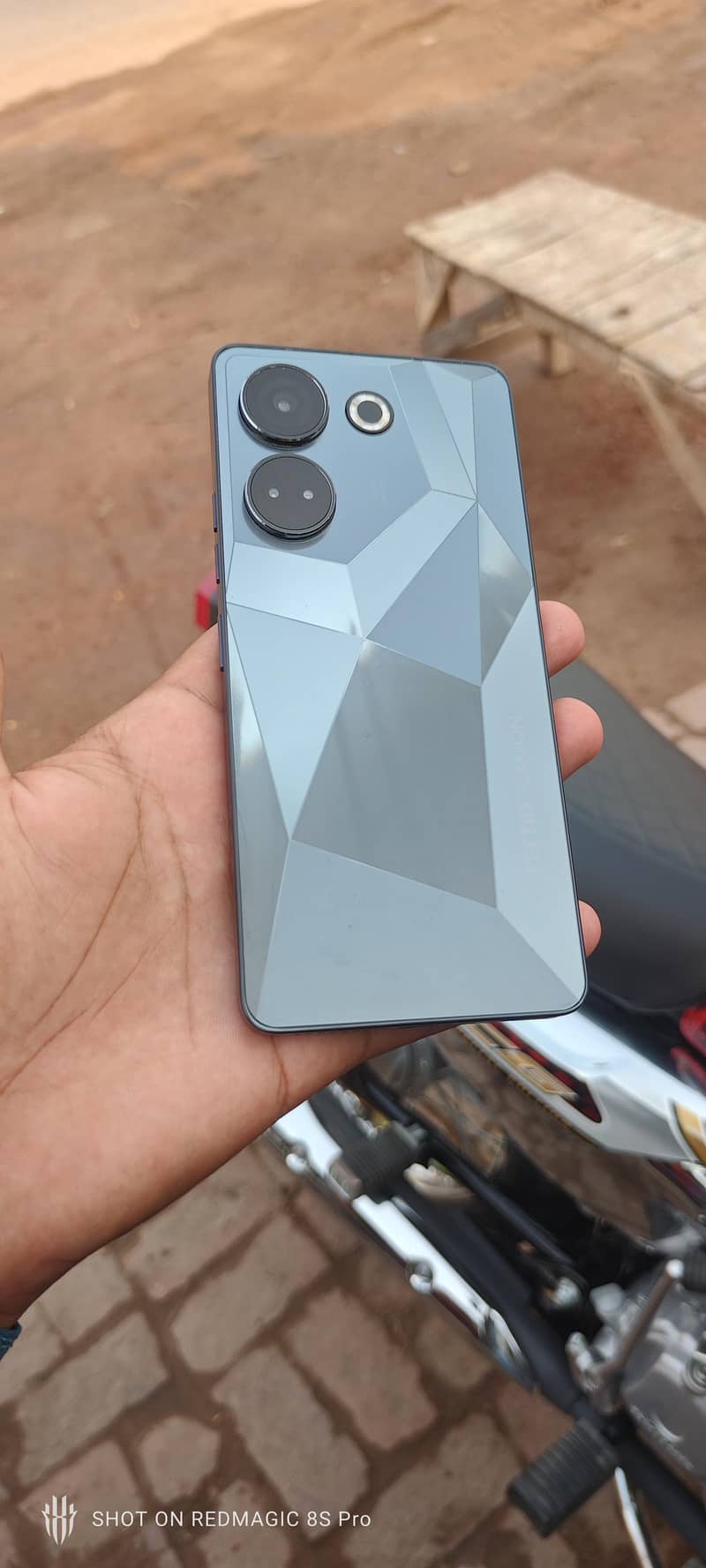 Tecno CAMON 20 0