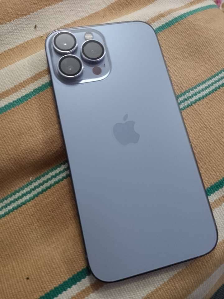 Apple iPhone 13 Pro Max 4