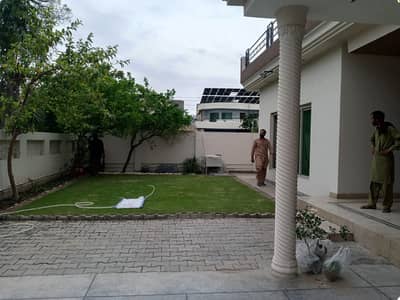 1 KANAL ELEGANT AND FULLY MAINTAINED SUPER HOT LOCATED BUNGALOW IS AVAILABLE IN THE BEST BLOCK OF DHA LAHORE