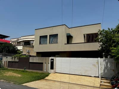 1 KANAL ELEGANT AND FULLY MAINTAINED SUPER HOT LOCATED BUNGALOW IS AVAILABLE IN THE BEST BLOCK OF DHA LAHORE