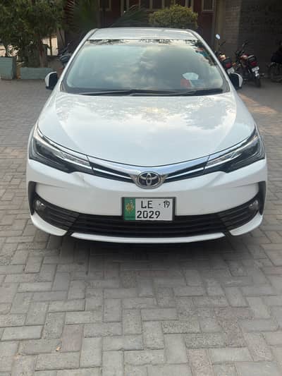 Toyota Corolla Altis 1.8 CVT Cruistronic