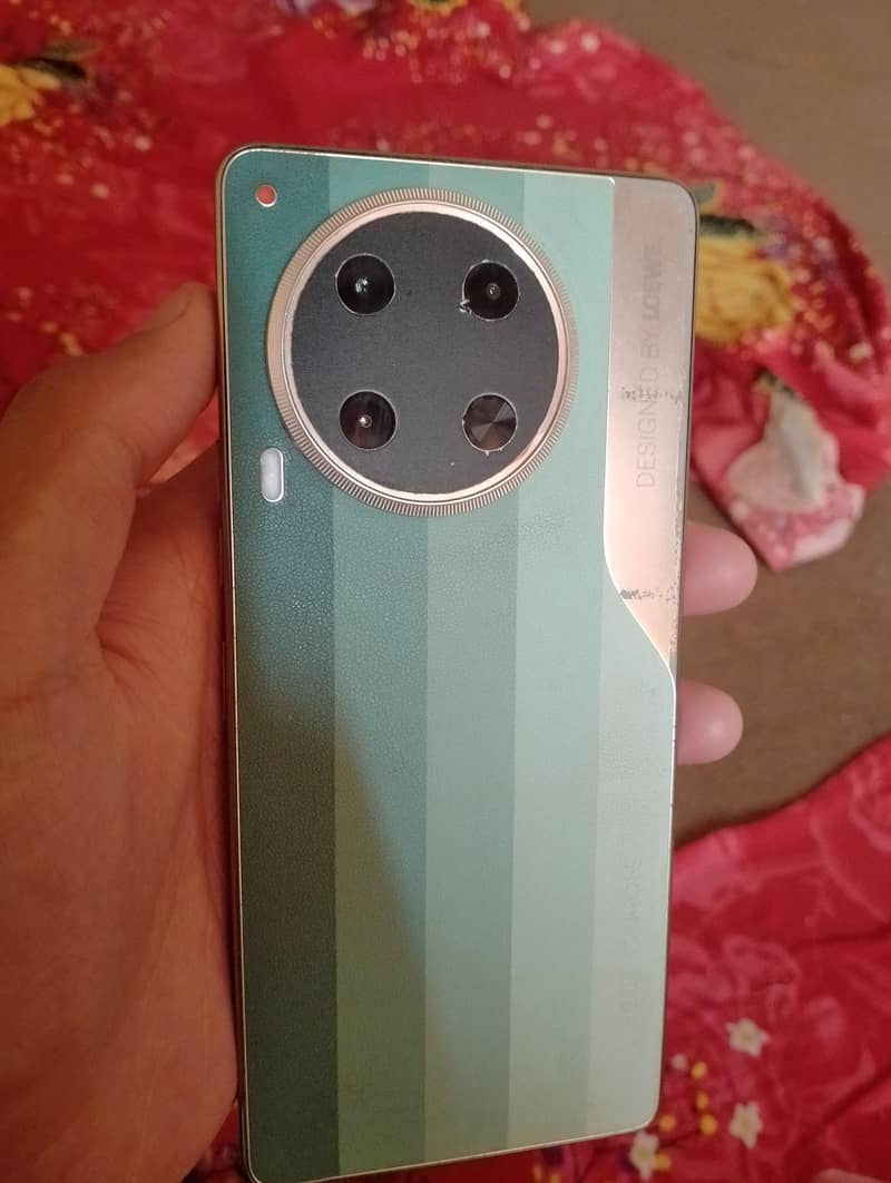Tecno CAMON 30 4
