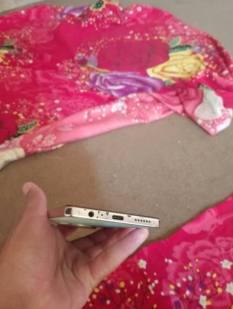 Tecno CAMON 30 7