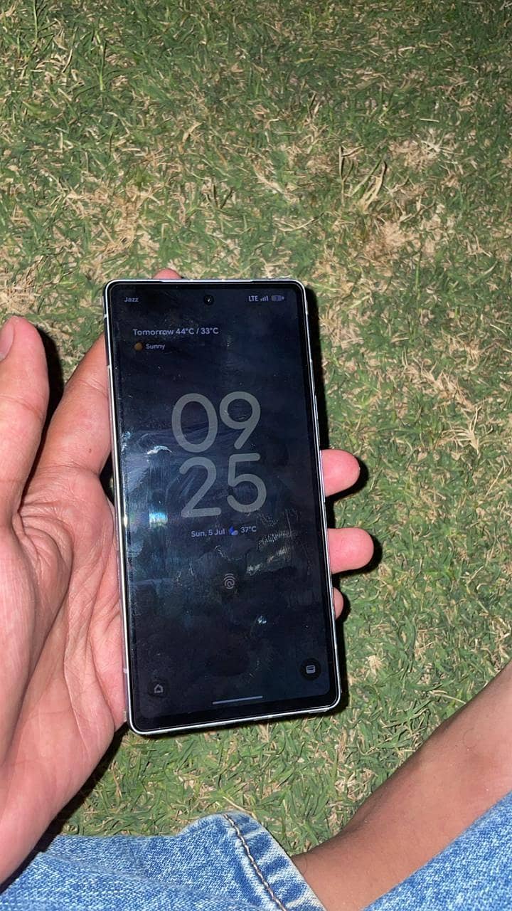 Google Pixel 7a 5