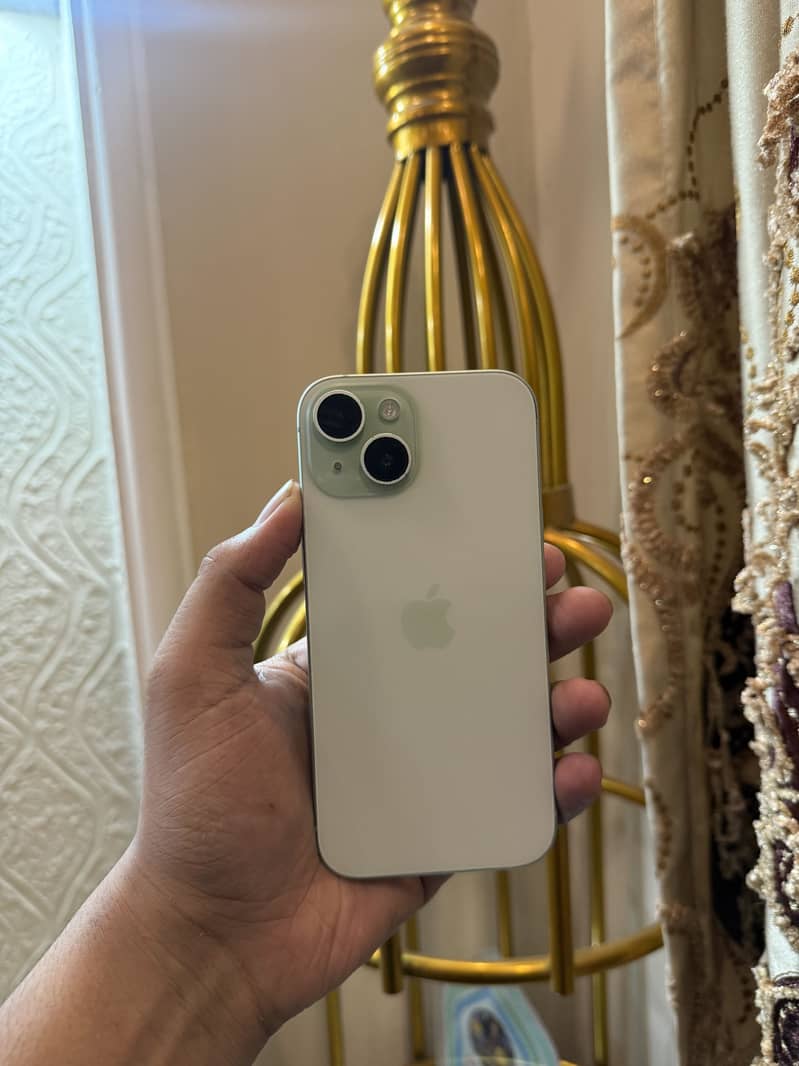 Apple iPhone 15 2