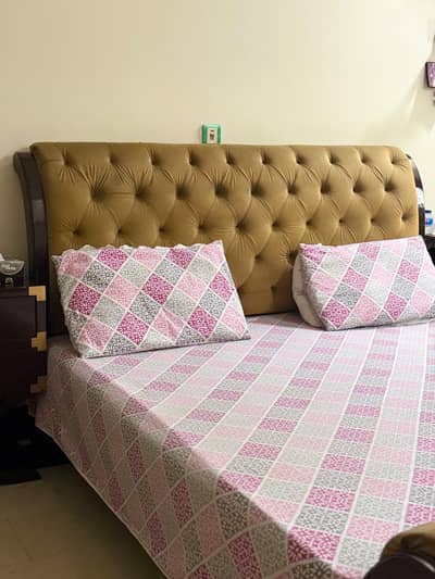Bed dressing side table slightly used for sale