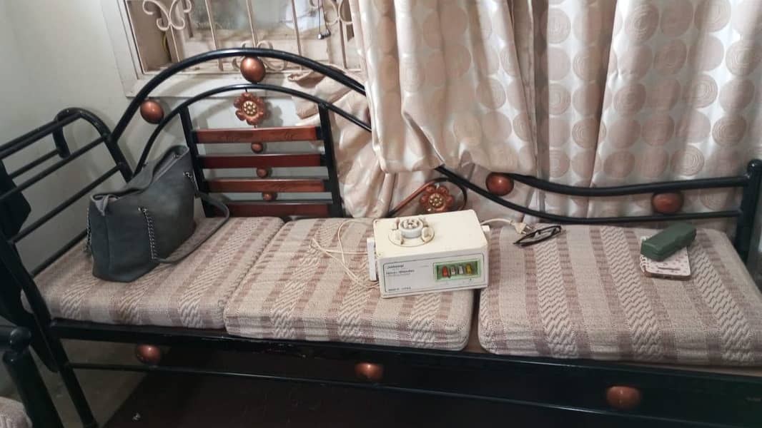 iron SOFA SET & SETI 1