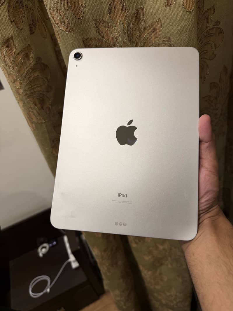 IPAD Air 4th Generation read ad 0