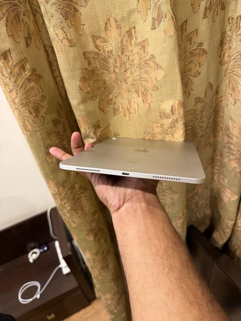 IPAD Air 4th Generation read ad 5