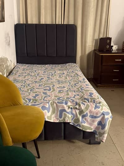 Single bed slightly used