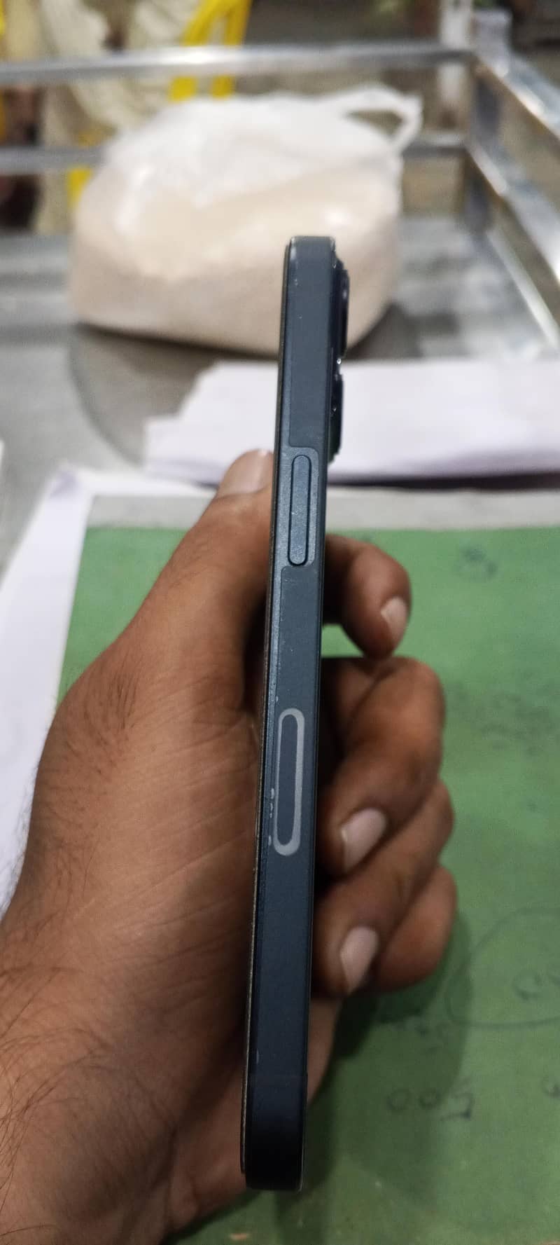 Apple iPhone 13 4