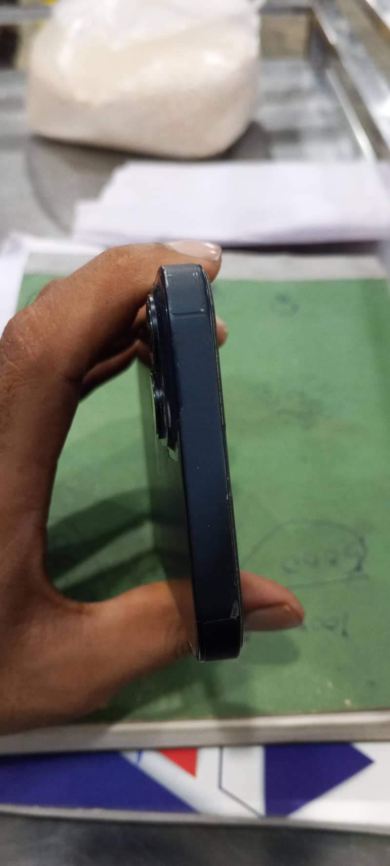 Apple iPhone 13 5