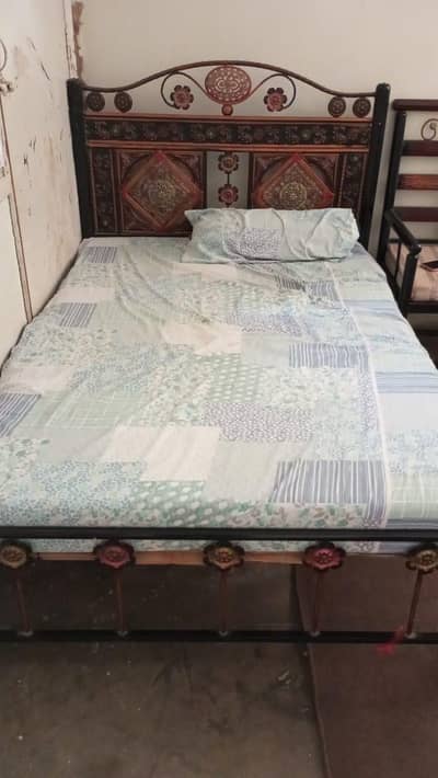SINGLE IRON BED