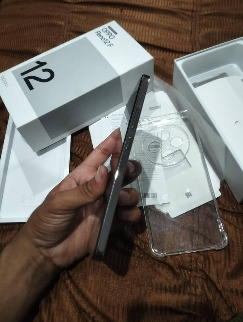 OPPO Reno 12F 4