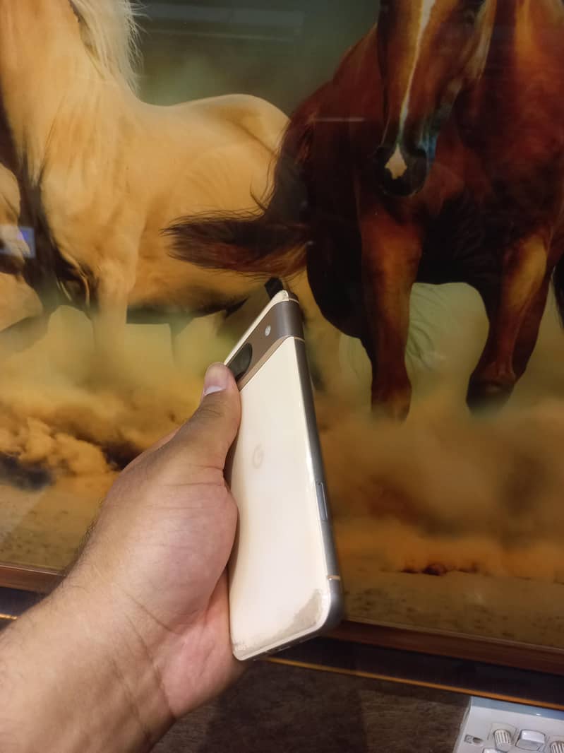 Google Pixel 8 3