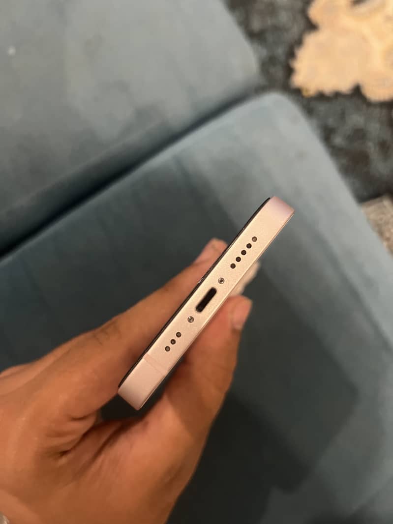Apple iPhone 13 2