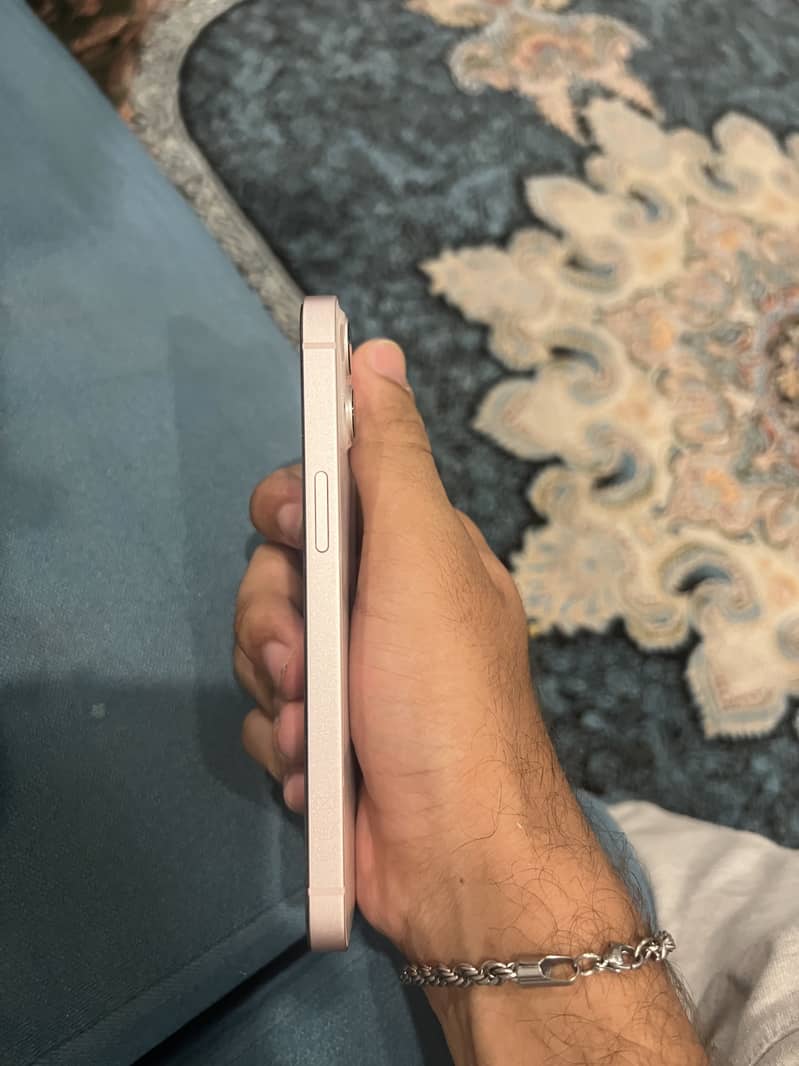 Apple iPhone 13 3