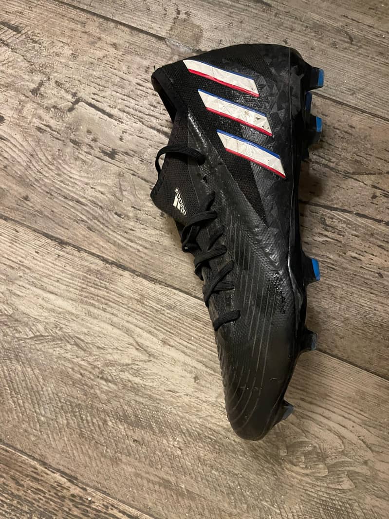 Adidas black Predator (Studs) 0