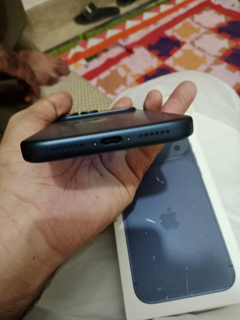 Apple iPhone 17 Pro Max 4