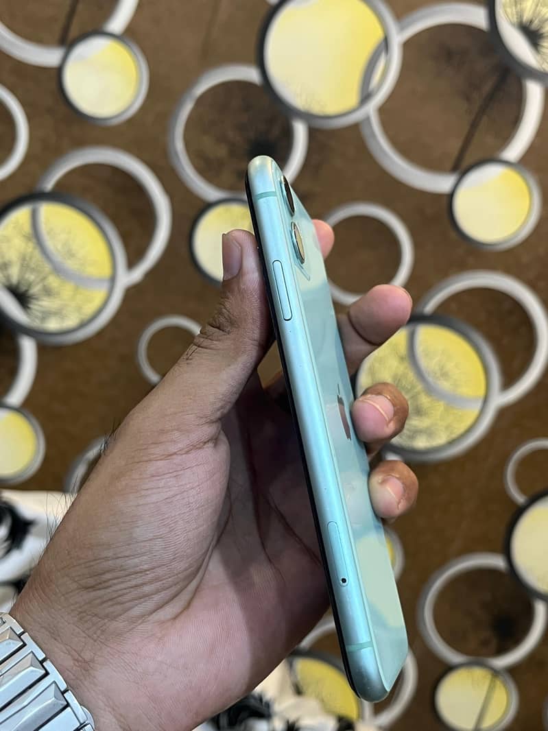Apple iPhone 11 12
